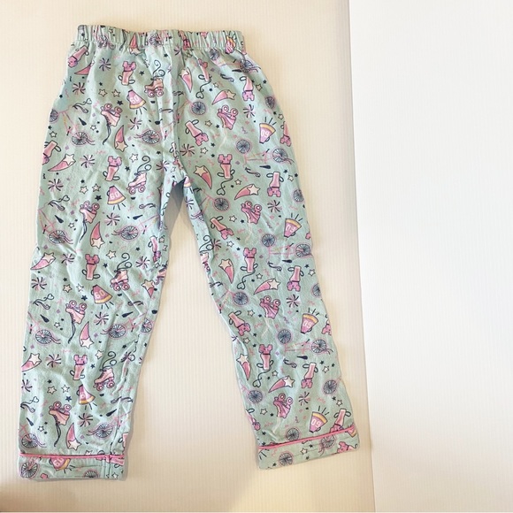COPY - Girls size 5 pyjama bundle - Picture 10 of 11